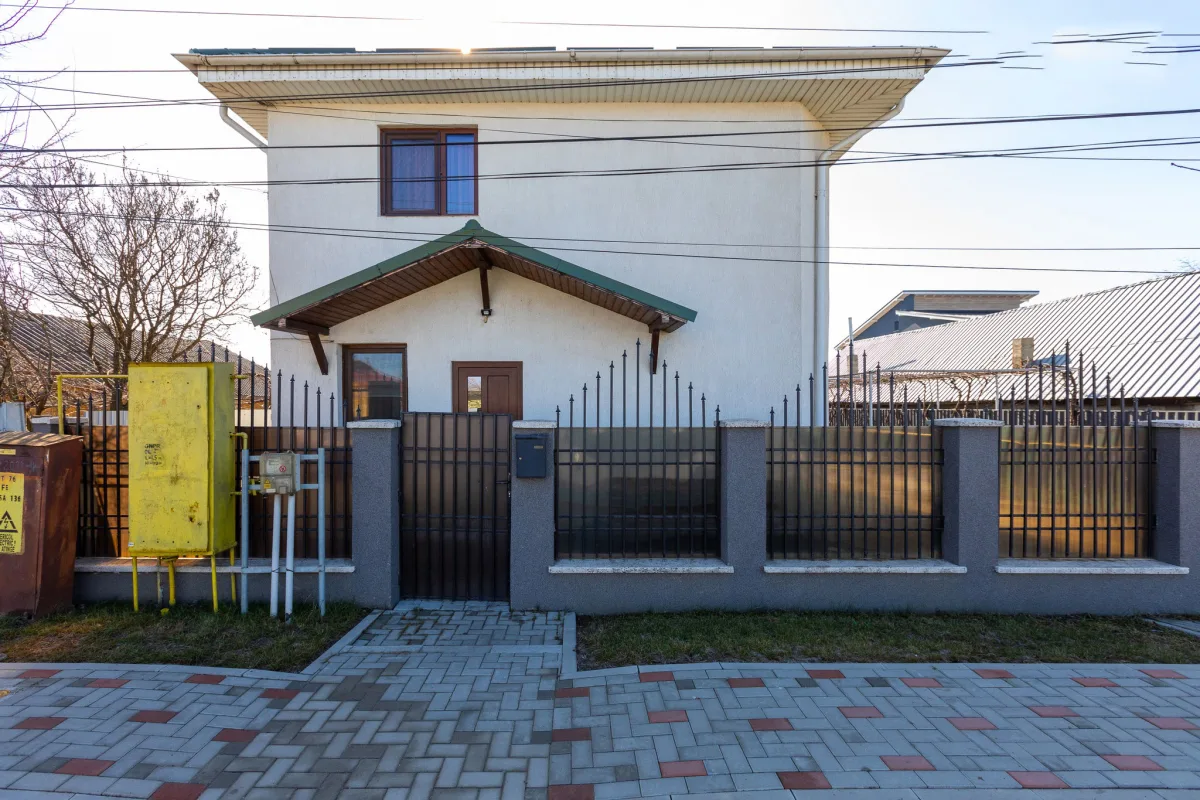 CASĂ INDIVIDUALĂ P+1, 160 MP UTILI, GARAJ, BECI – ȘERBĂNEȘTI, BACĂU - imagine 1