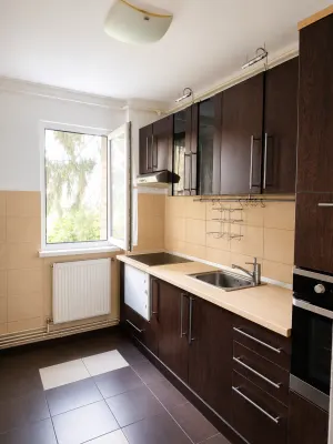 Astra - apartament cu 2 camere, zonă verde și liniștită. - imagine 2