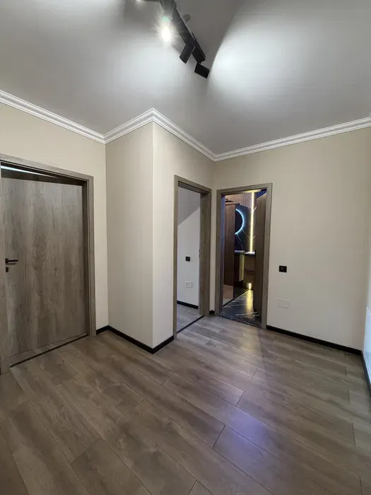 Proprietar 3 camere, NOU, 60 mp, terasa, EROILOR