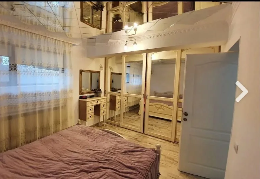 Apartament Iasi duplex cu 4 dormitoare, 2 bai, cu grădină, locuri parcare- 700E/luna - imagine 1