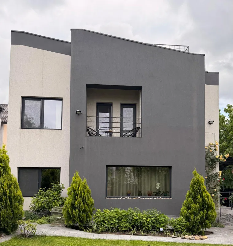 Casă finalizată 2025 Bârnova P + 1 E + pod + 6 m² beci ,425 m² grădină -1000 € / lună + 1 lună garanție - imagine 1