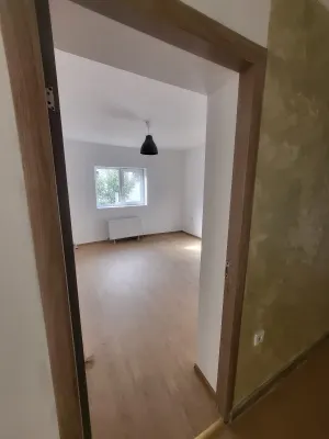 Casa de vânzare la 3 km de mare - imagine 4